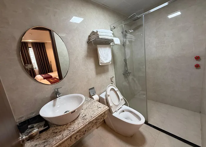 Khách sạn Monaco 3*