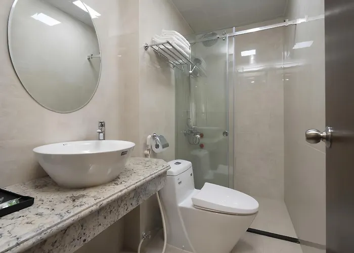 Monaco Khách sạn 3*